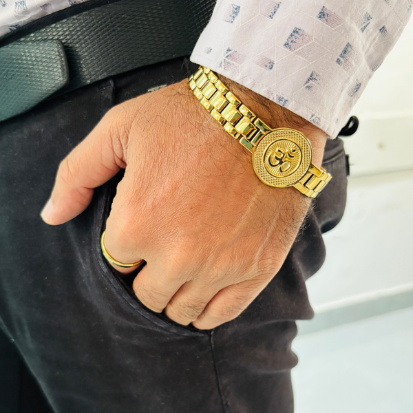 Om Bracelet for Men – CIRCLE | 18K Gold Plated Stainless Steel Adjustable | Spiritual Jewellery with Om Engraving | Religious Bracelet for Men