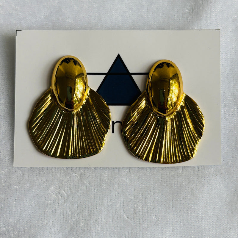 Gold Sculpted Fan Earrings – Bold Texture, Timeless Charm